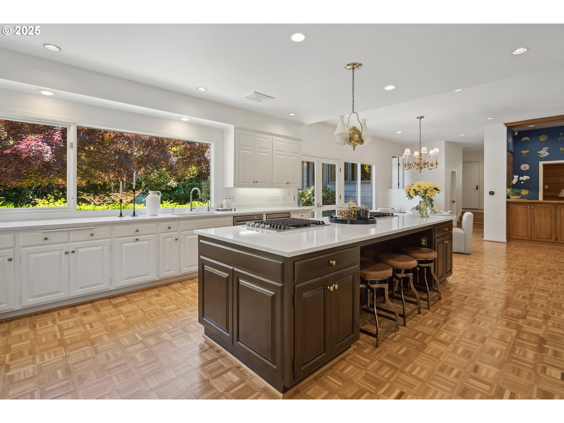 1890 South Greenwood Road Portland, OR 97219 - Photo 14 of 42