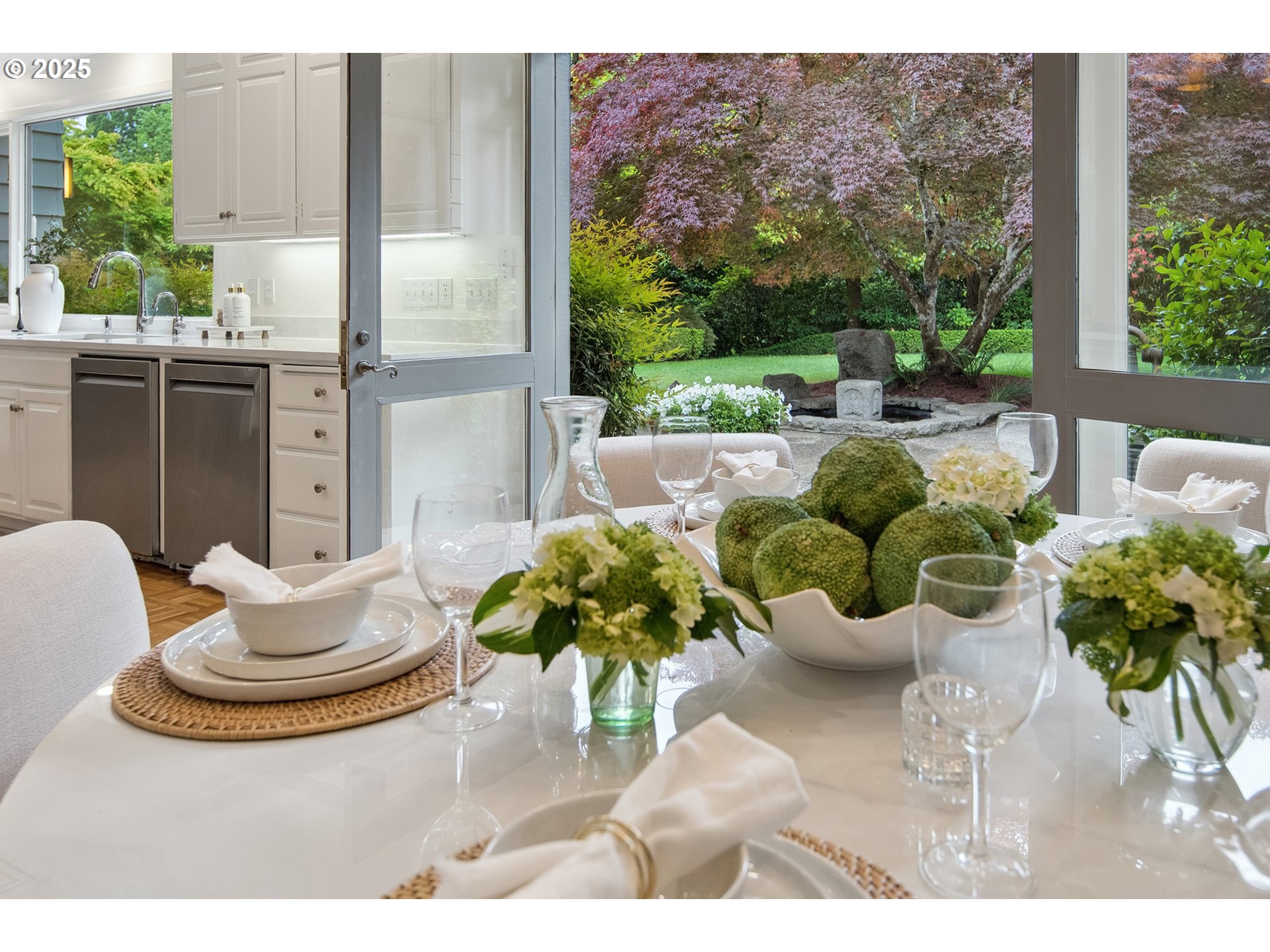 1890 South Greenwood Road Portland, OR 97219 - Photo 15 of 42