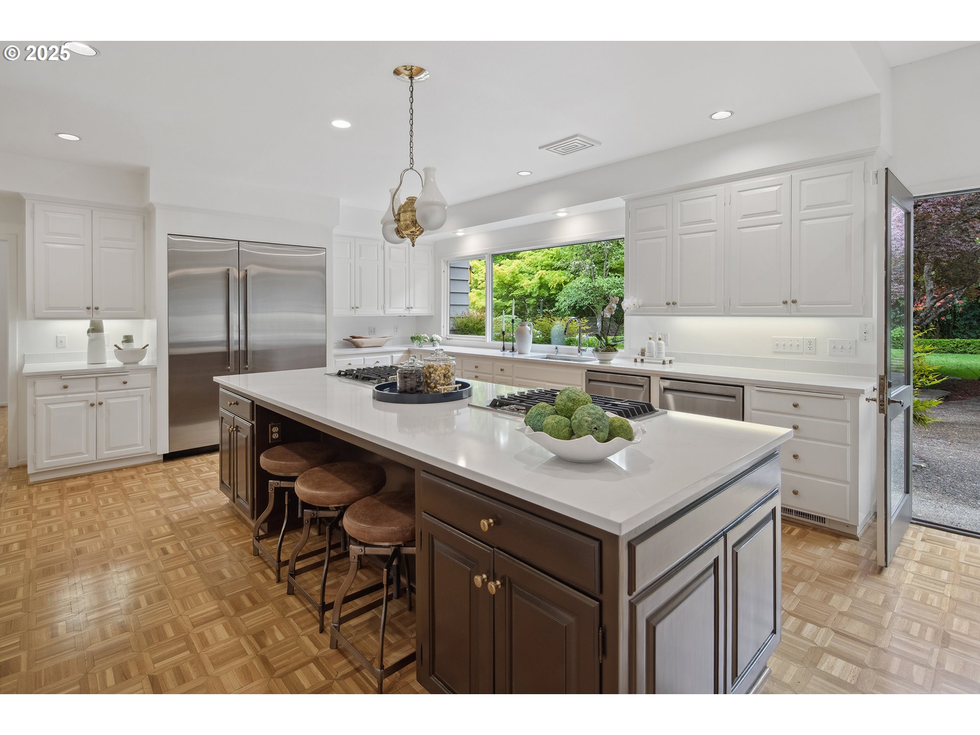 1890 South Greenwood Road Portland, OR 97219 - Photo 16 of 42