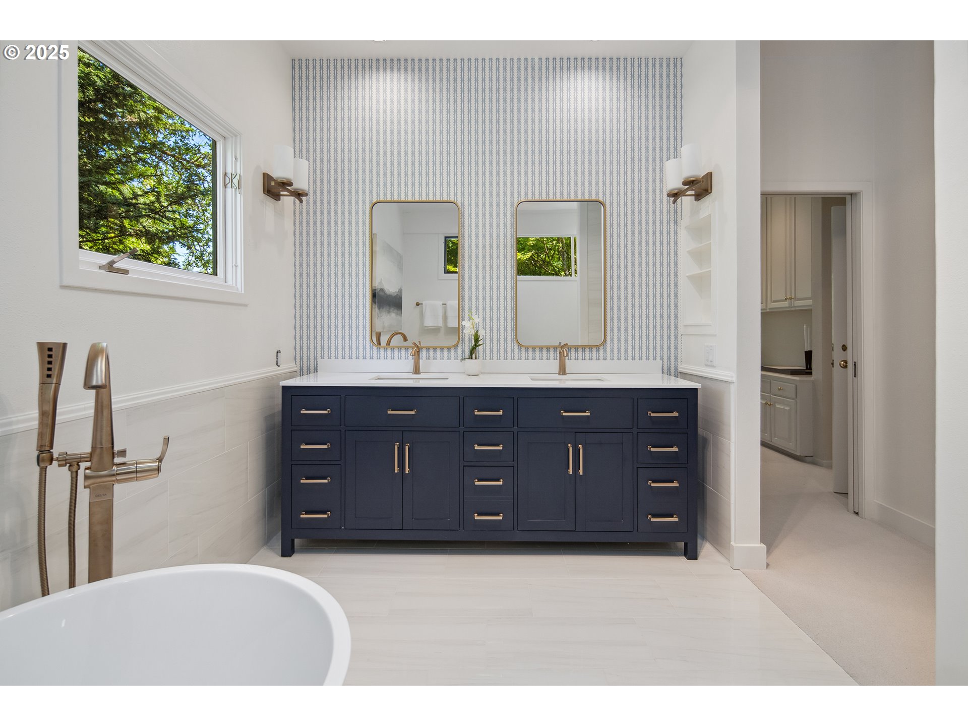 1890 South Greenwood Road Portland, OR 97219 - Photo 30 of 42