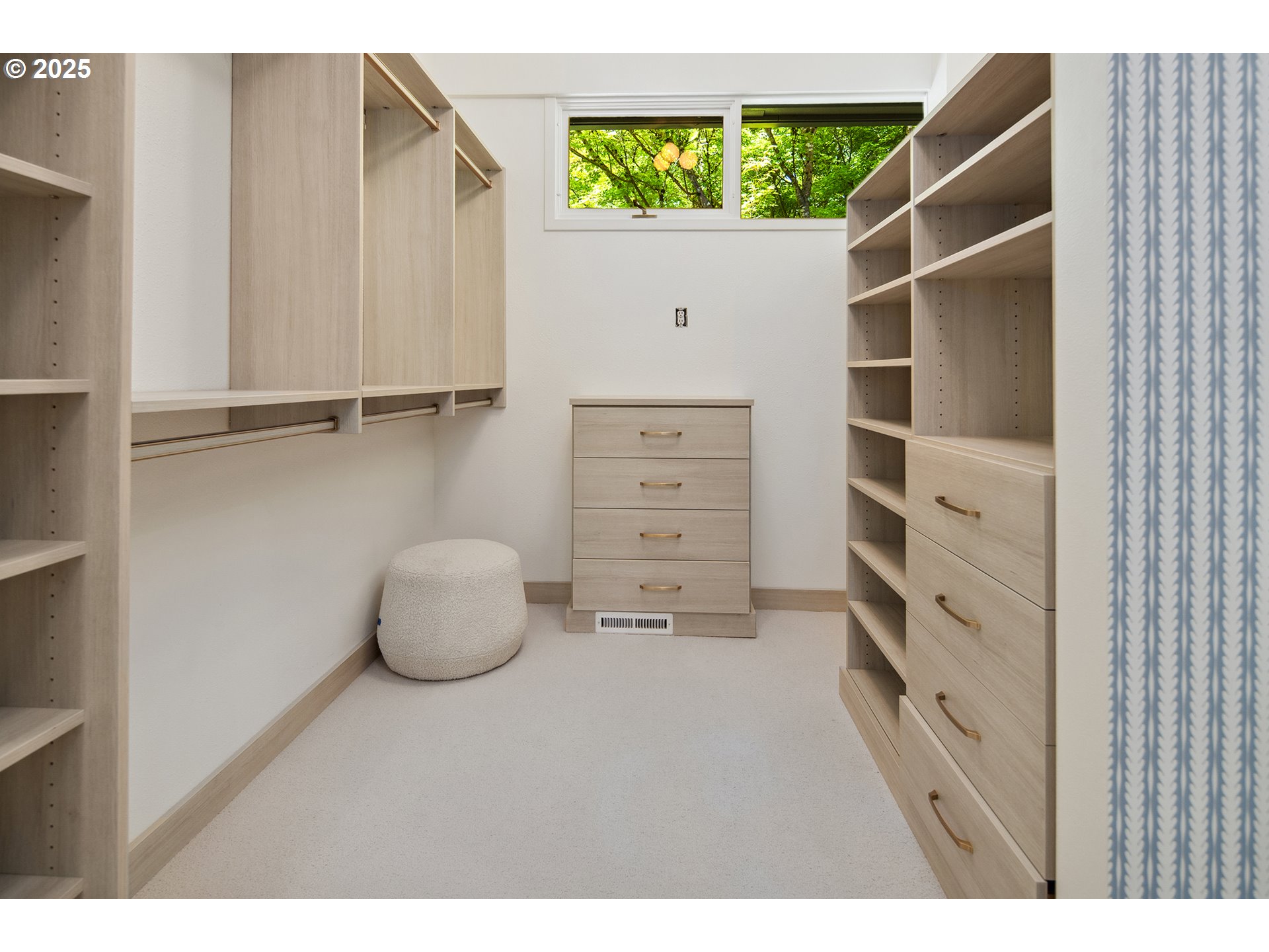 1890 South Greenwood Road Portland, OR 97219 - Photo 33 of 42