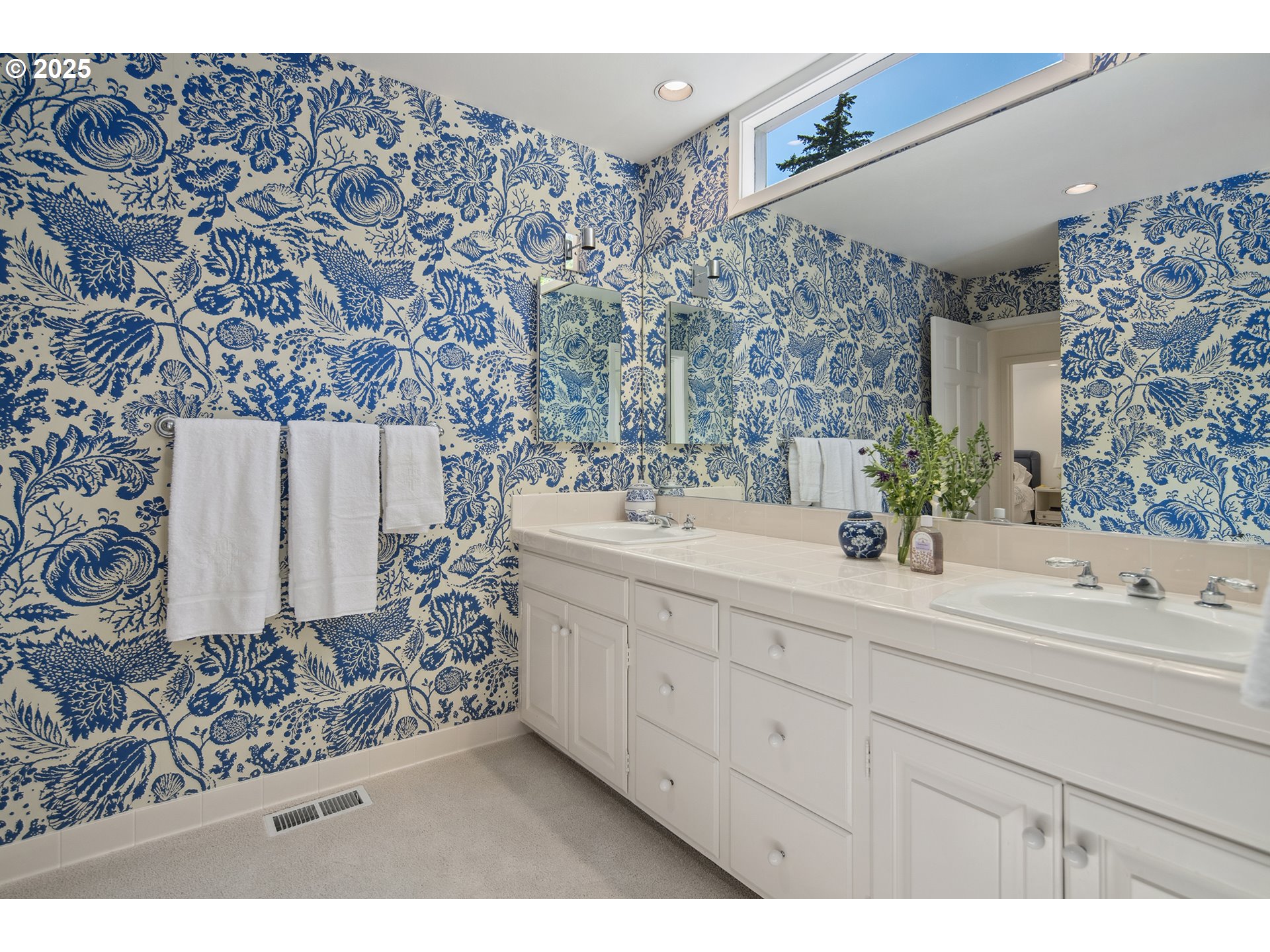 1890 South Greenwood Road Portland, OR 97219 - Photo 35 of 42