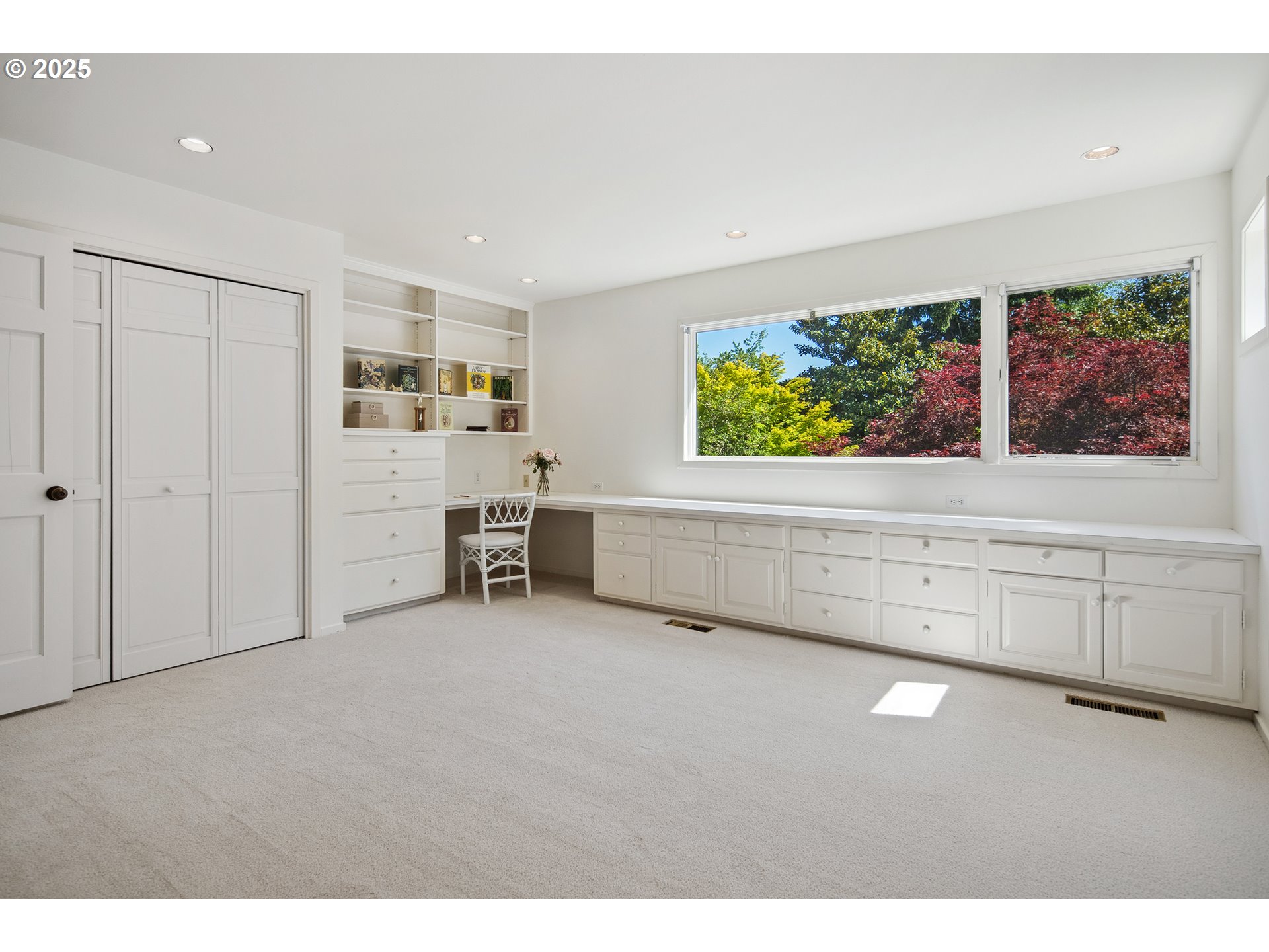 1890 South Greenwood Road Portland, OR 97219 - Photo 36 of 42