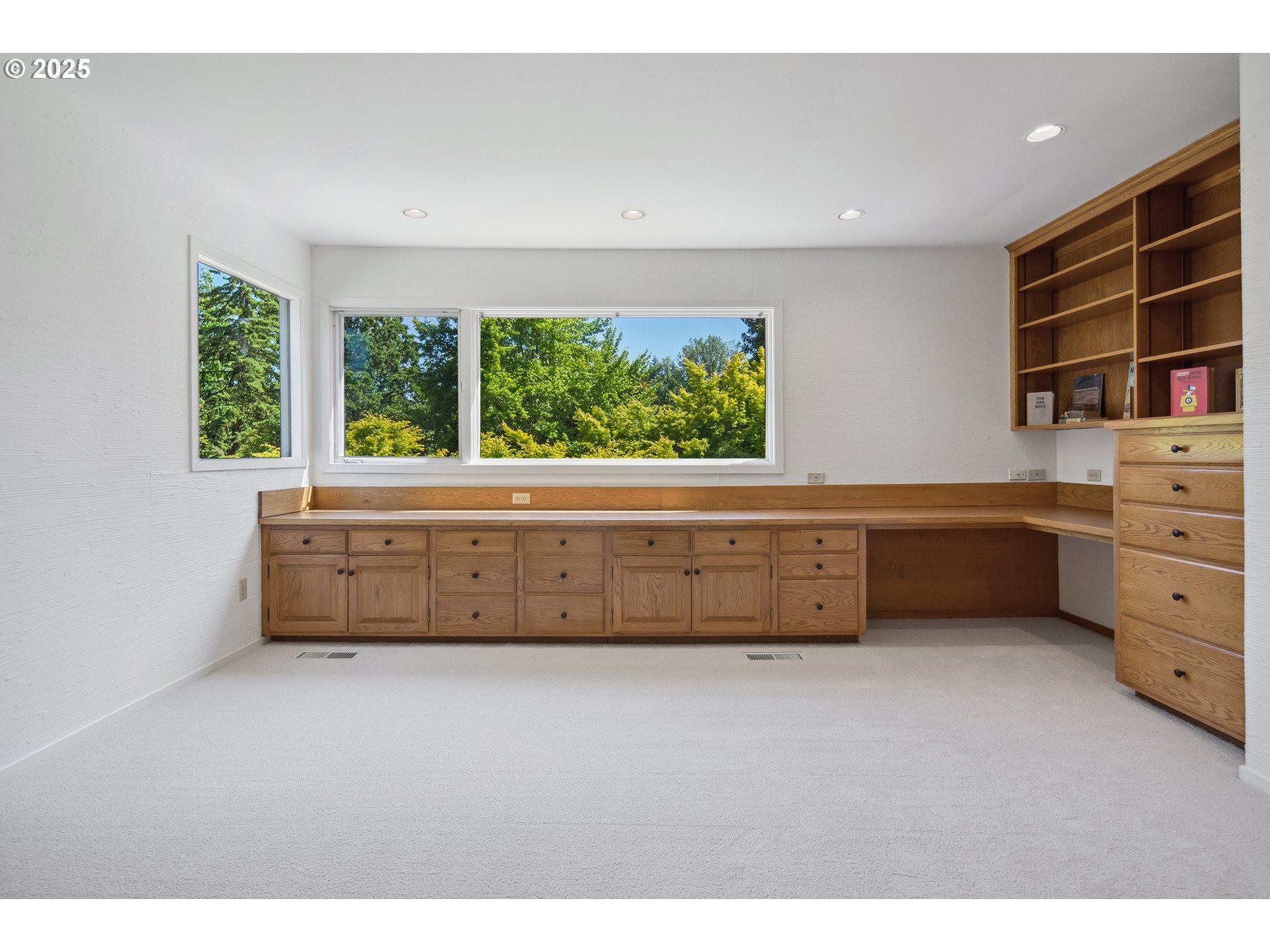 1890 South Greenwood Road Portland, OR 97219 - Photo 37 of 42