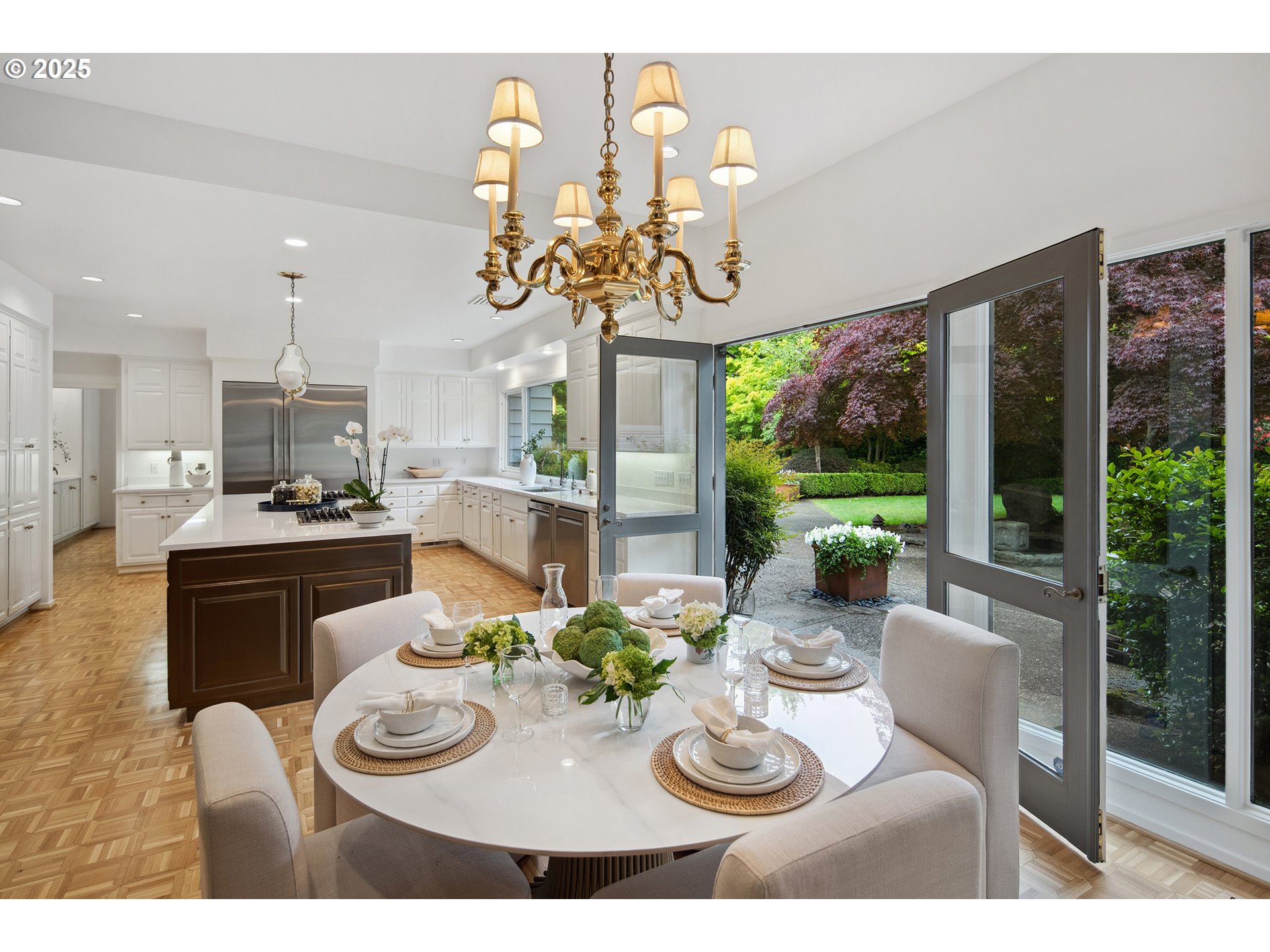 1890 South Greenwood Road Portland, OR 97219 - Photo 10 of 42