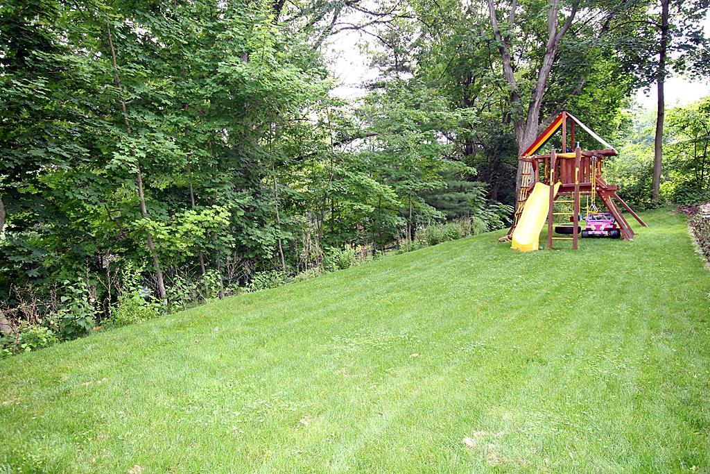 764 Osage Road Mt. Lebanon, PA 15243 - Photo 23 of 24 Back yard