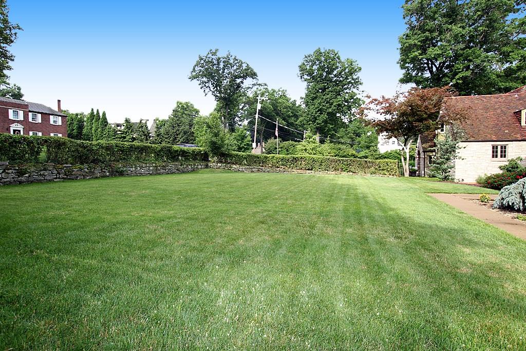 764 Osage Road Mt. Lebanon, PA 15243 - Photo 24 of 24 Table Top Front Yard