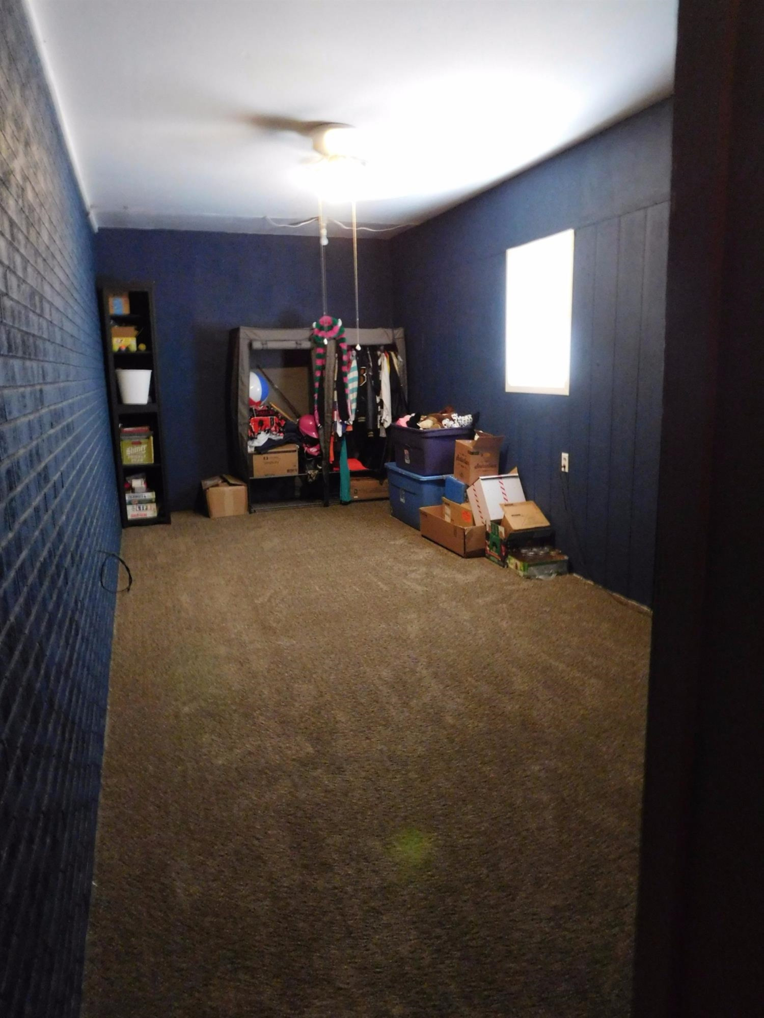 904 West 7th Street Muleshoe, TX 79347 - Photo 6 of 10 a view of a livingroom with furniture and a lamp