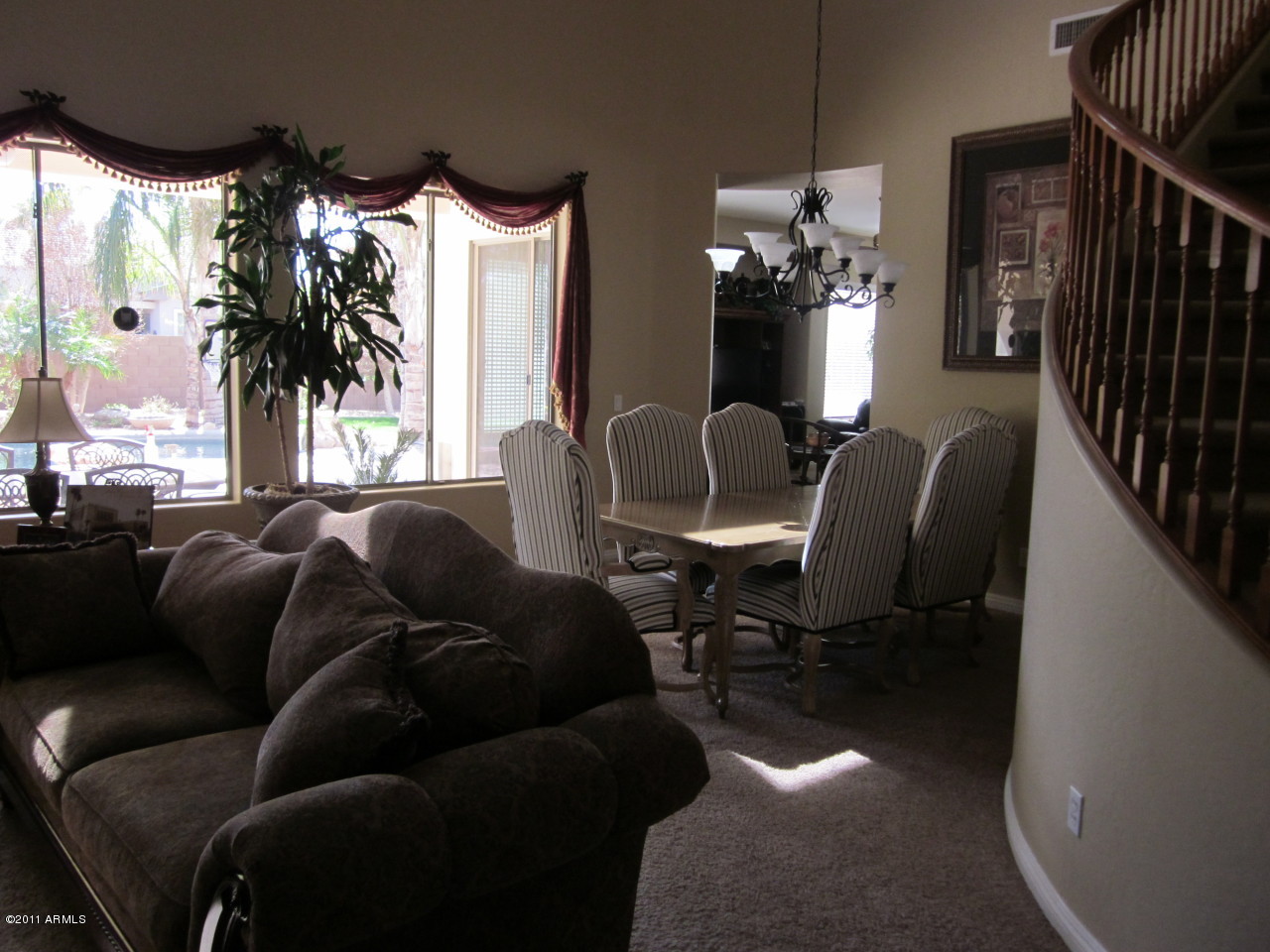 431 East Elgin Street Gilbert, AZ 85295 - Photo 17 of 34 Living/Dining Room