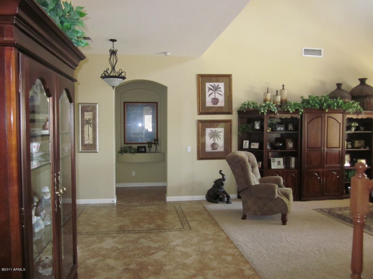 431 East Elgin Street Gilbert, AZ 85295 - Photo 23 of 34 Hall to Living Room/Master