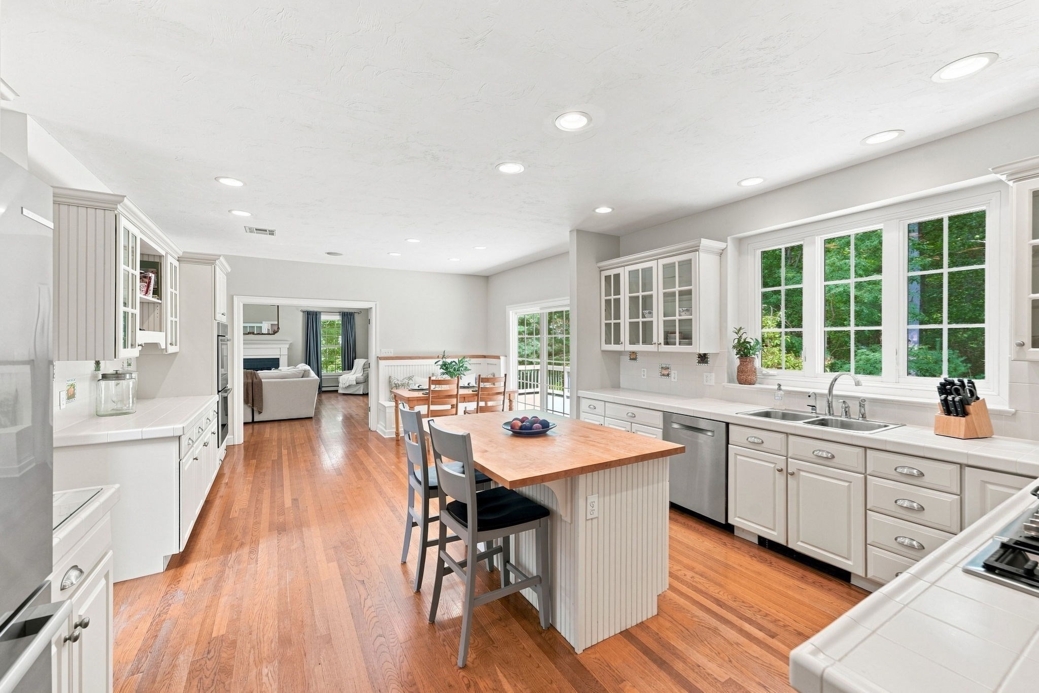 27 Juniper Road Upton, MA 01568 - Photo 13 of 42 Gallery Image 13