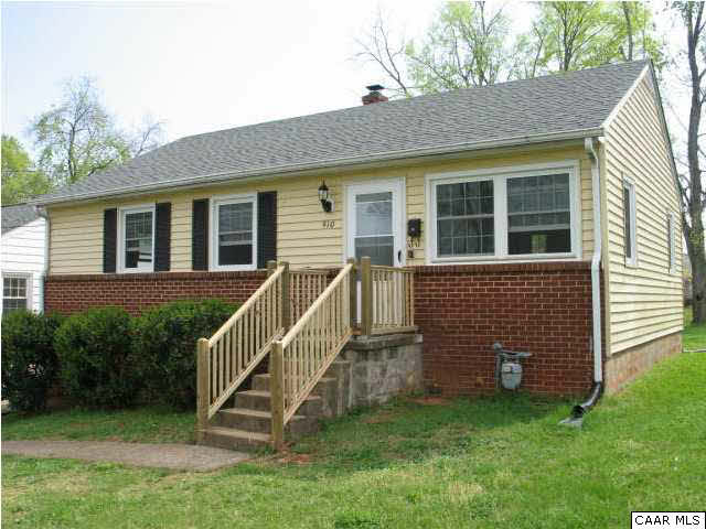 910 Rougemont Avenue Charlottesville, VA 22902 - Photo 4 of 21 New Front Porch Railings