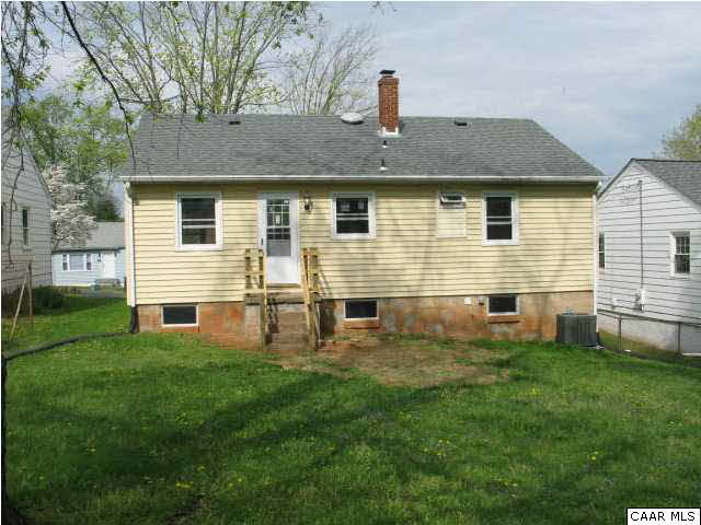910 Rougemont Avenue Charlottesville, VA 22902 - Photo 6 of 21 Level Rear Yard
