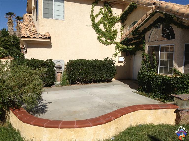 5115 Claro Way Palmdale, CA 93551 - Photo 5 of 7 a view of outdoor space and yard