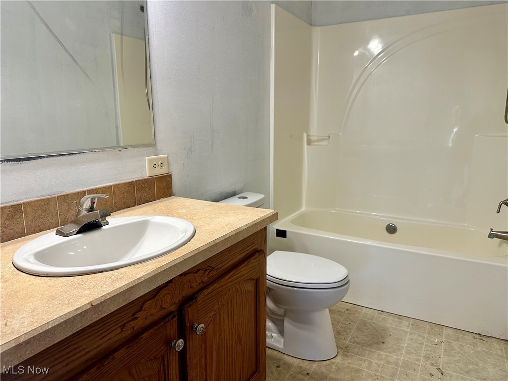 164 Anderson Road Fleming, OH 45729 - Photo 26 of 31 Main bathroom