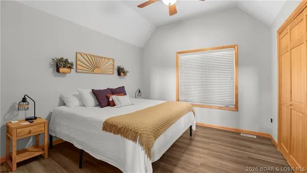 $1,350,000 | 575 Graceland Point, Climax Springs, MO 65324