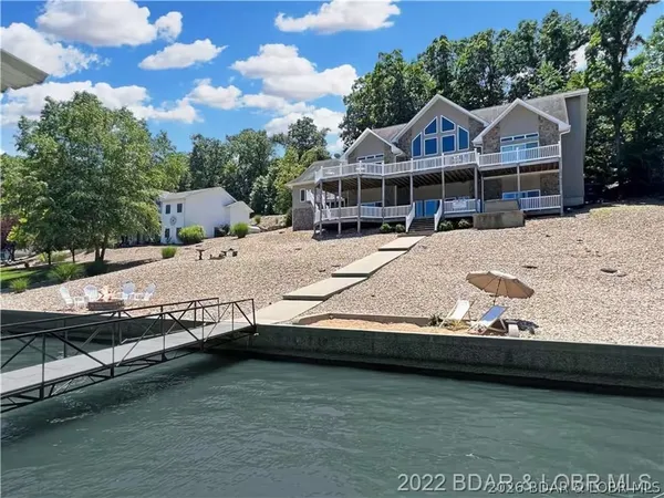 $1,350,000 | 575 Graceland Point, Climax Springs, MO 65324