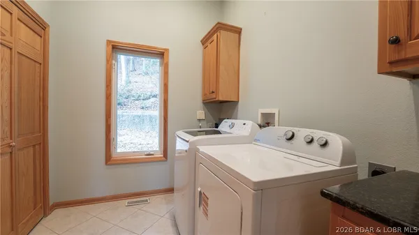 $1,350,000 | 575 Graceland Point, Climax Springs, MO 65324