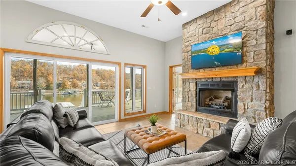 $1,350,000 | 575 Graceland Point, Climax Springs, MO 65324