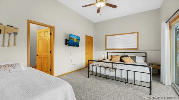 $1,350,000 | 575 Graceland Point, Climax Springs, MO 65324