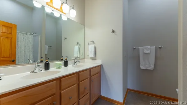 $1,350,000 | 575 Graceland Point, Climax Springs, MO 65324