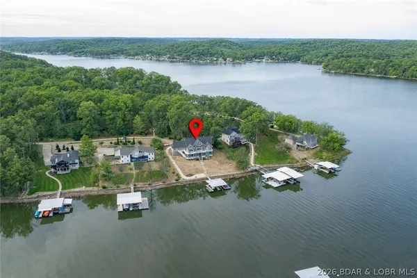 $1,350,000 | 575 Graceland Point, Climax Springs, MO 65324