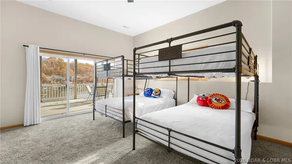 $1,350,000 | 575 Graceland Point, Climax Springs, MO 65324