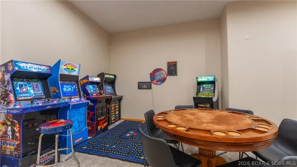 $1,350,000 | 575 Graceland Point, Climax Springs, MO 65324