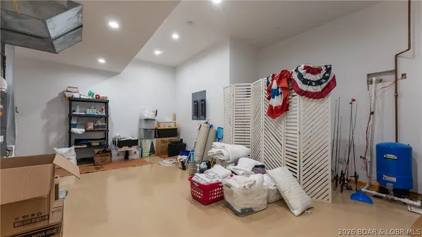 $1,350,000 | 575 Graceland Point, Climax Springs, MO 65324