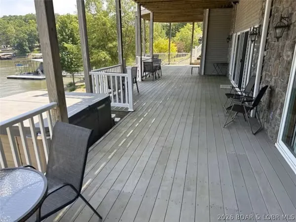 $1,350,000 | 575 Graceland Point, Climax Springs, MO 65324