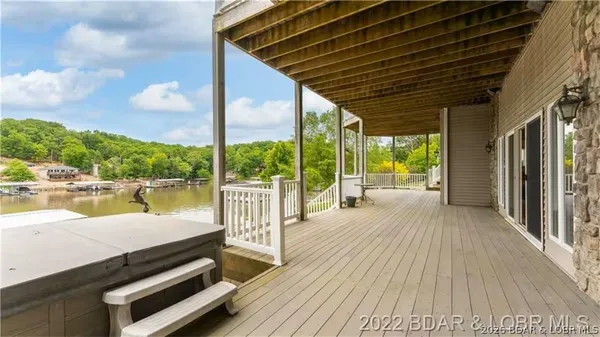 $1,350,000 | 575 Graceland Point, Climax Springs, MO 65324