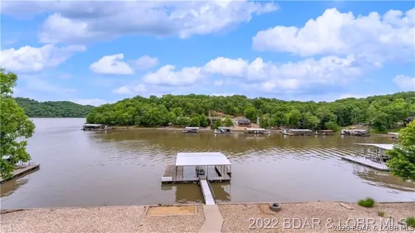 $1,350,000 | 575 Graceland Point, Climax Springs, MO 65324