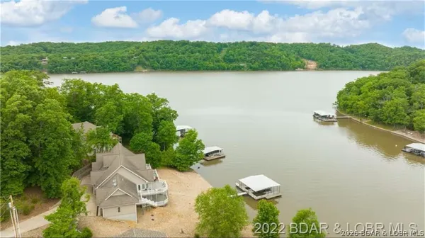 $1,350,000 | 575 Graceland Point, Climax Springs, MO 65324