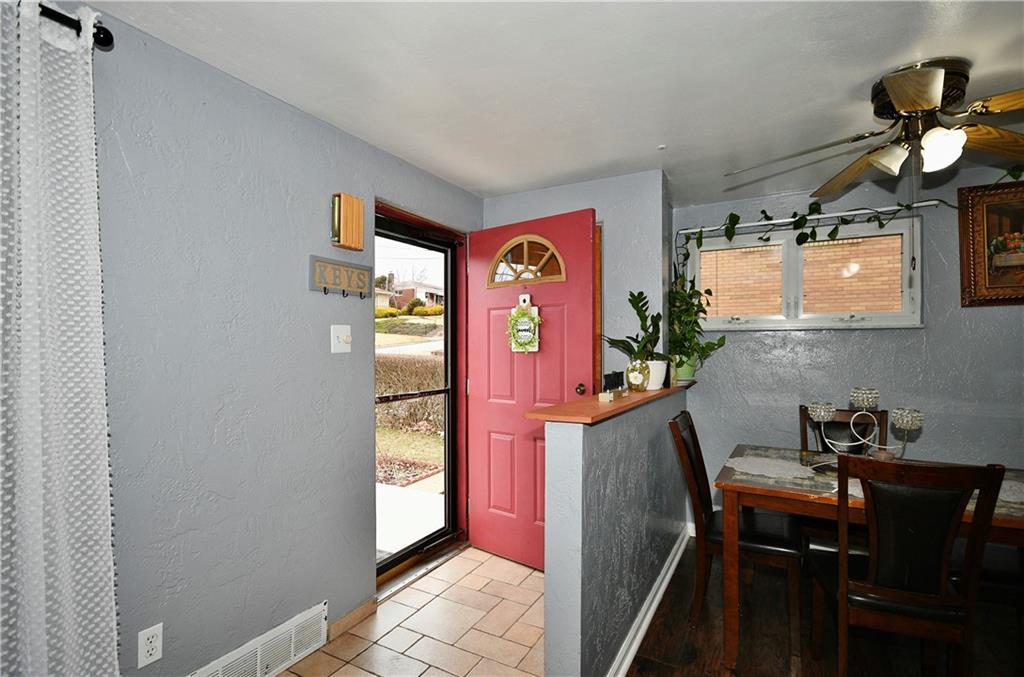 1619 Hollyrood Road Pittsburgh, PA 15227 - Photo 3 of 25 a view of a workspace