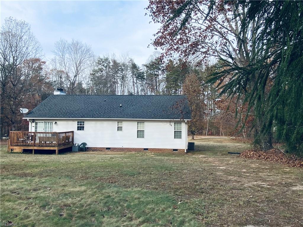 2811 Regal Road Reidsville, NC 27320 - Photo 5 of 19 Back yard
