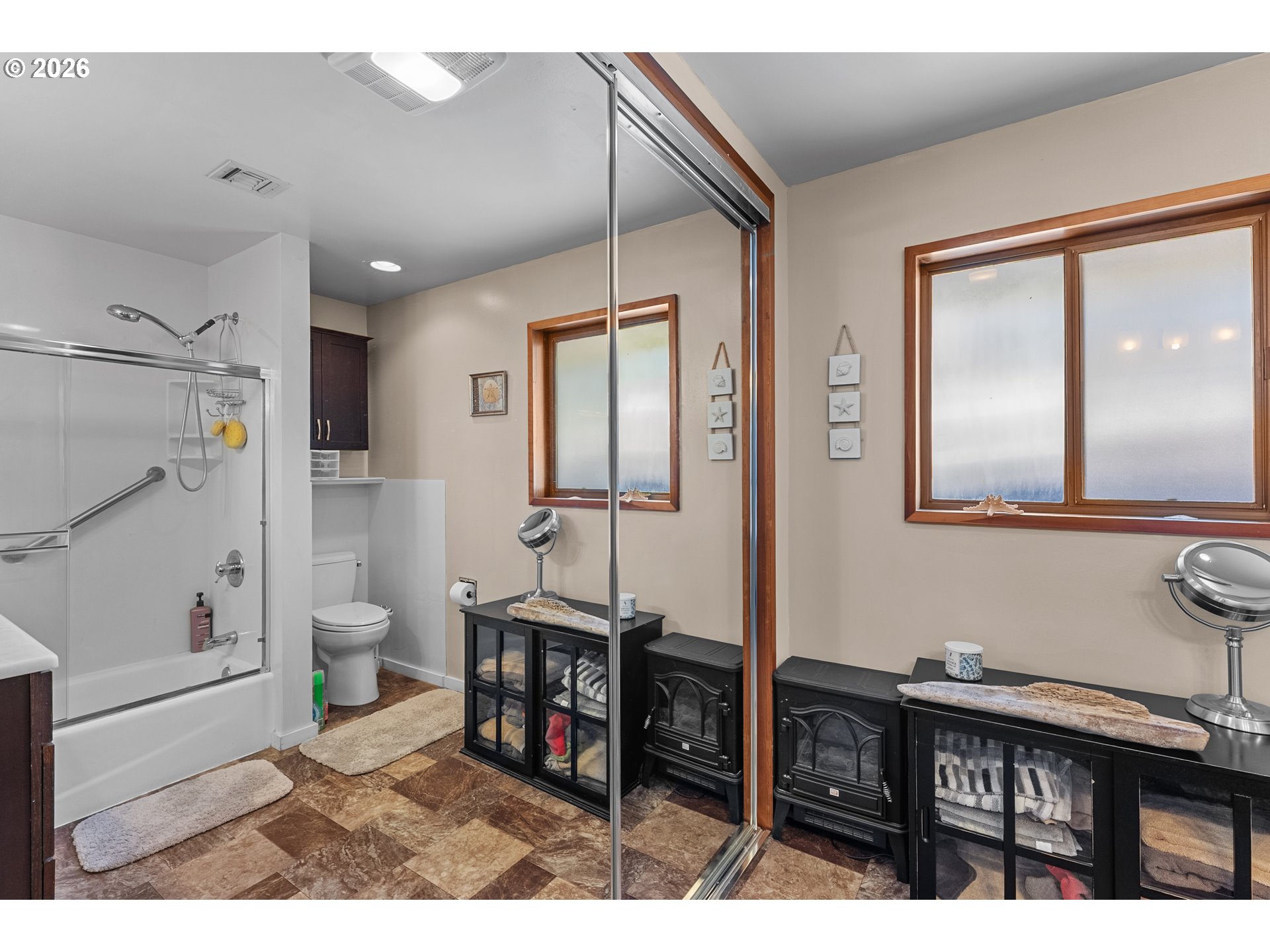 29790 Hound Dog Road Gold Beach, OR 97444 - Photo 15 of 37 Owner's Suite Bathroom
