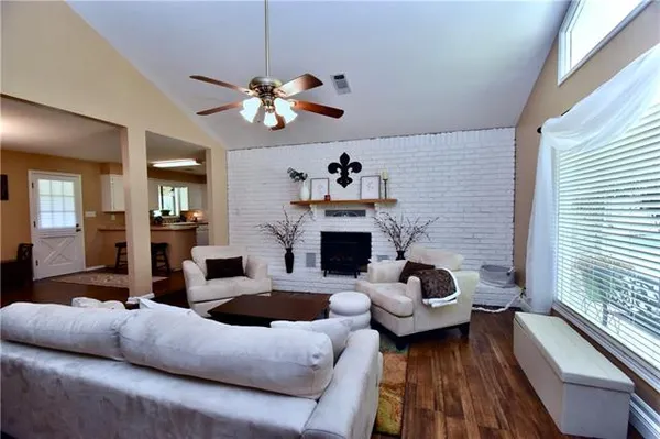 $285,000 | 8633 Ridgemont Drive, Pineville, LA 71360