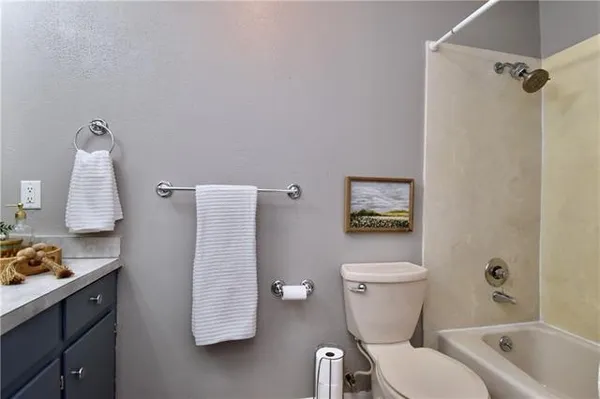 $285,000 | 8633 Ridgemont Drive, Pineville, LA 71360