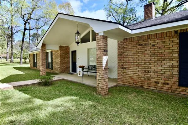 $285,000 | 8633 Ridgemont Drive, Pineville, LA 71360