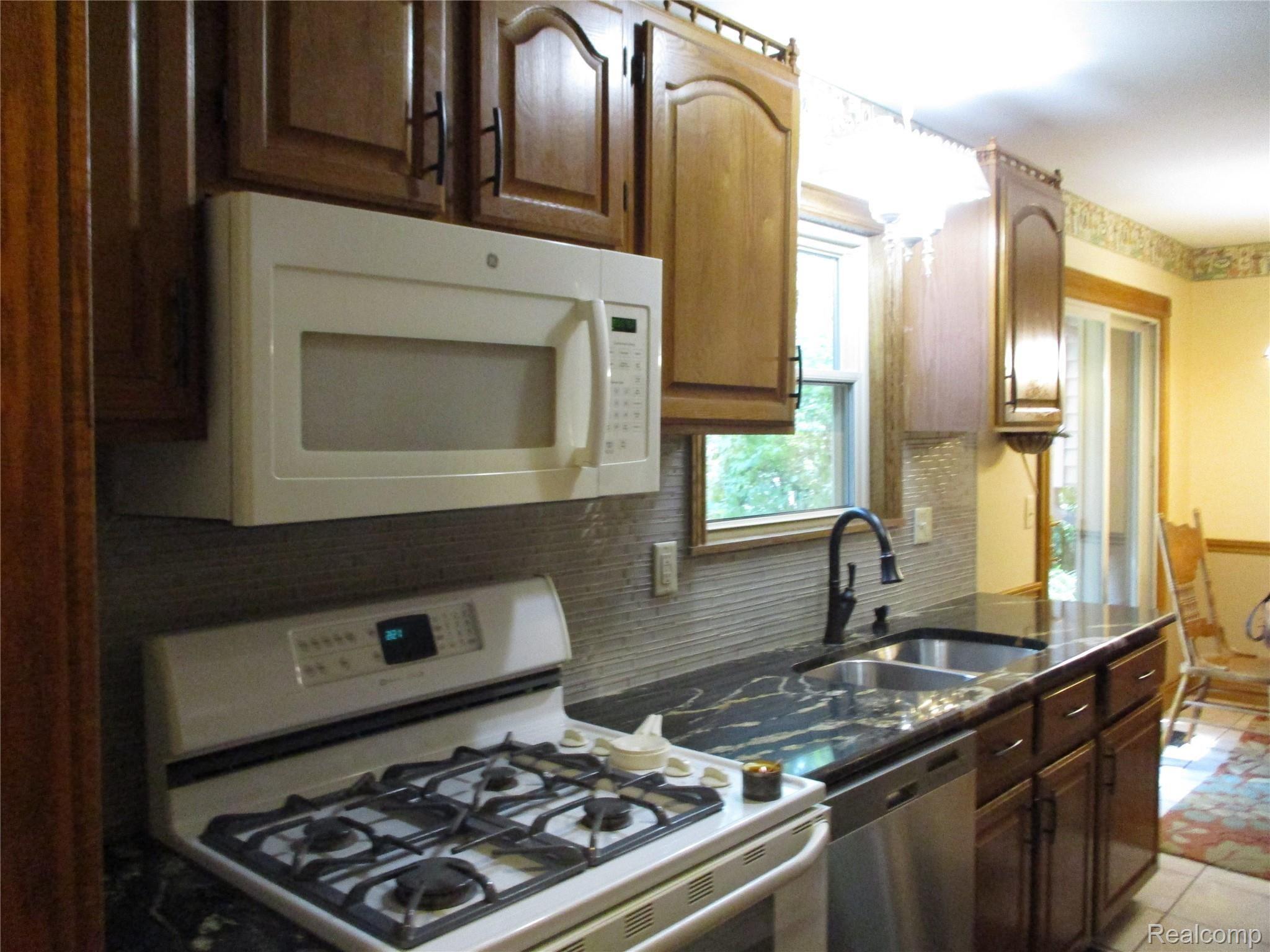 5843 Crandall Road Howell, MI 48855 - Photo 12 of 35 IMG_0342.JPG