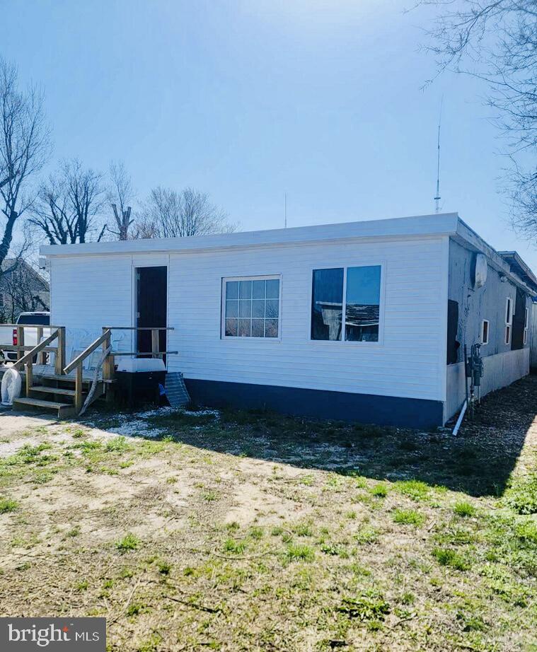 204 Bridgeton Avenue Fortescue, NJ 08321 - Photo 2 of 17 a view of a house with a yard