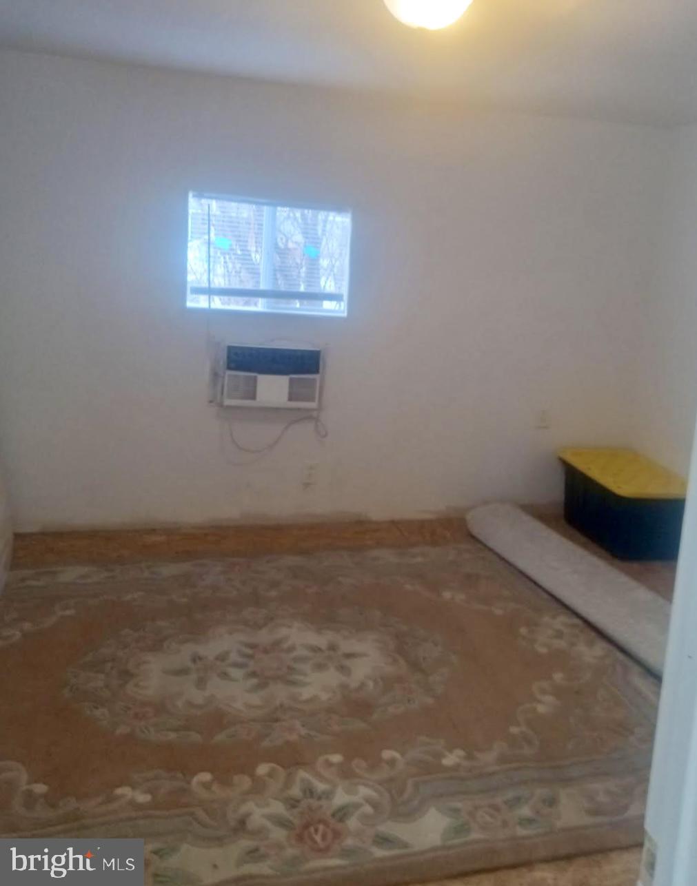 204 Bridgeton Avenue Fortescue, NJ 08321 - Photo 10 of 17 a view of room and window