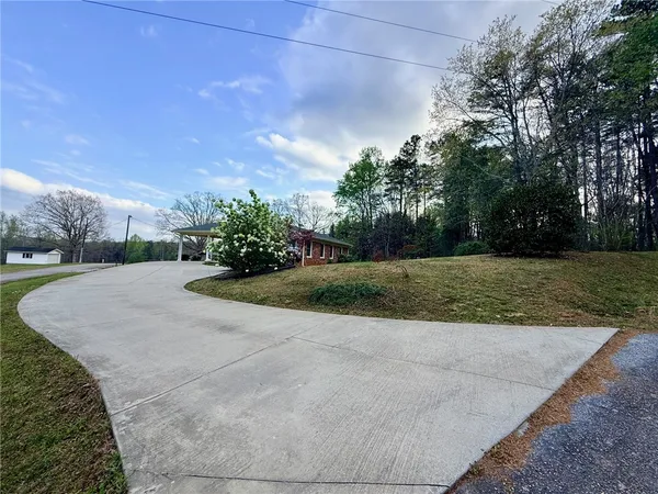 $225,000 | 312 Northwood Drive, Walhalla, SC 29691