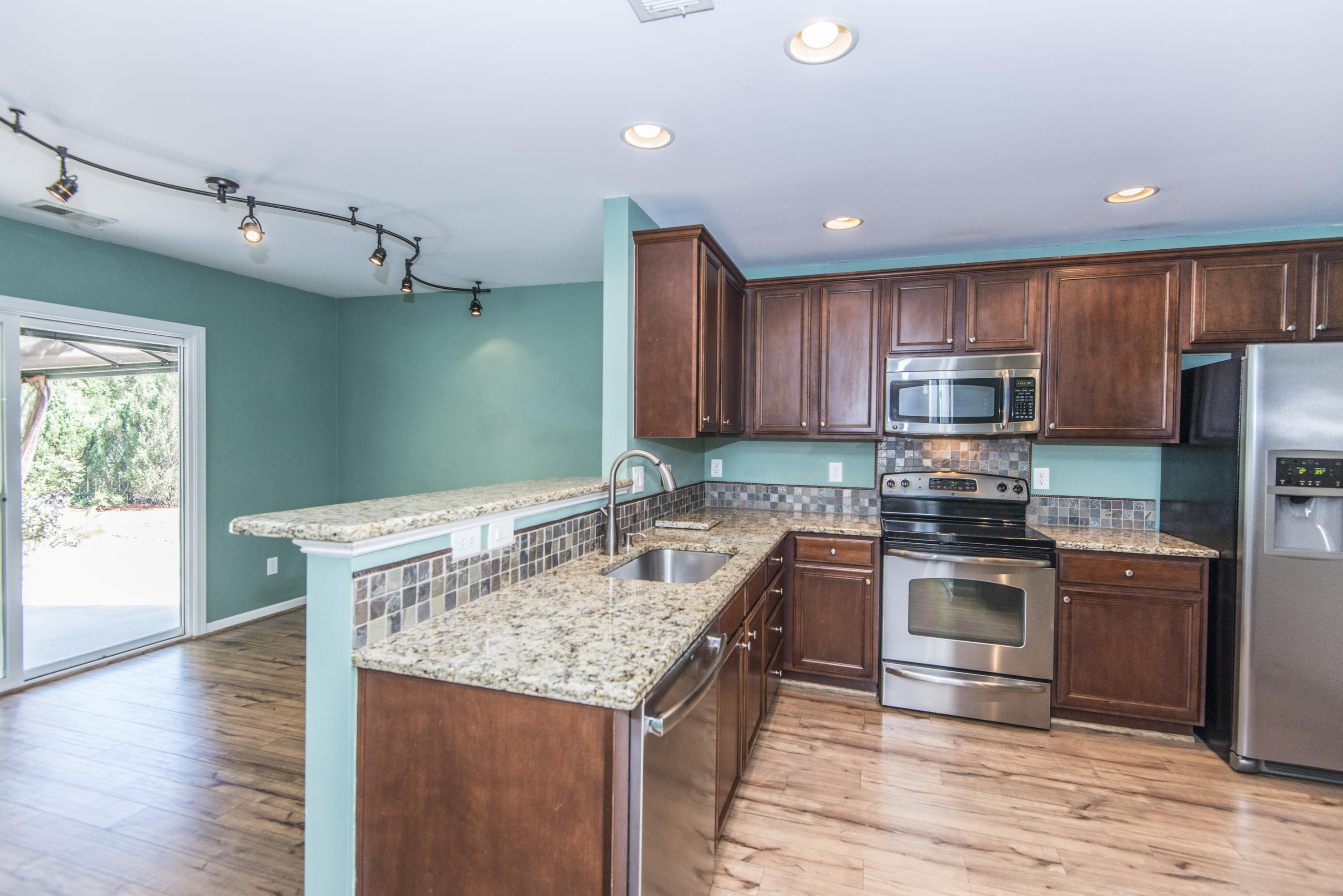 228 Island Green Road Goose Creek, SC 29445 - Photo 7 of 37 _DSC1442