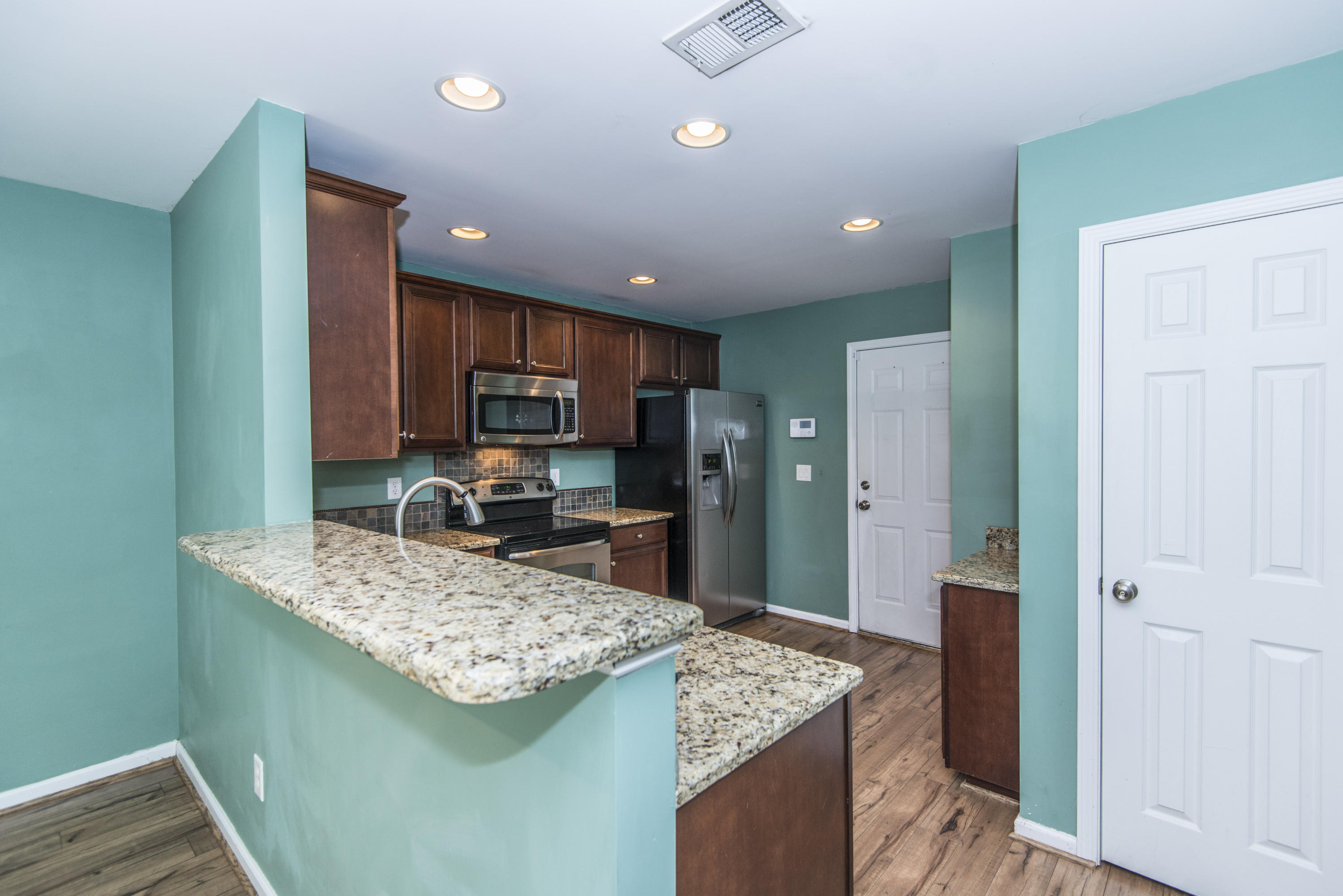 228 Island Green Road Goose Creek, SC 29445 - Photo 10 of 37 _DSC1440