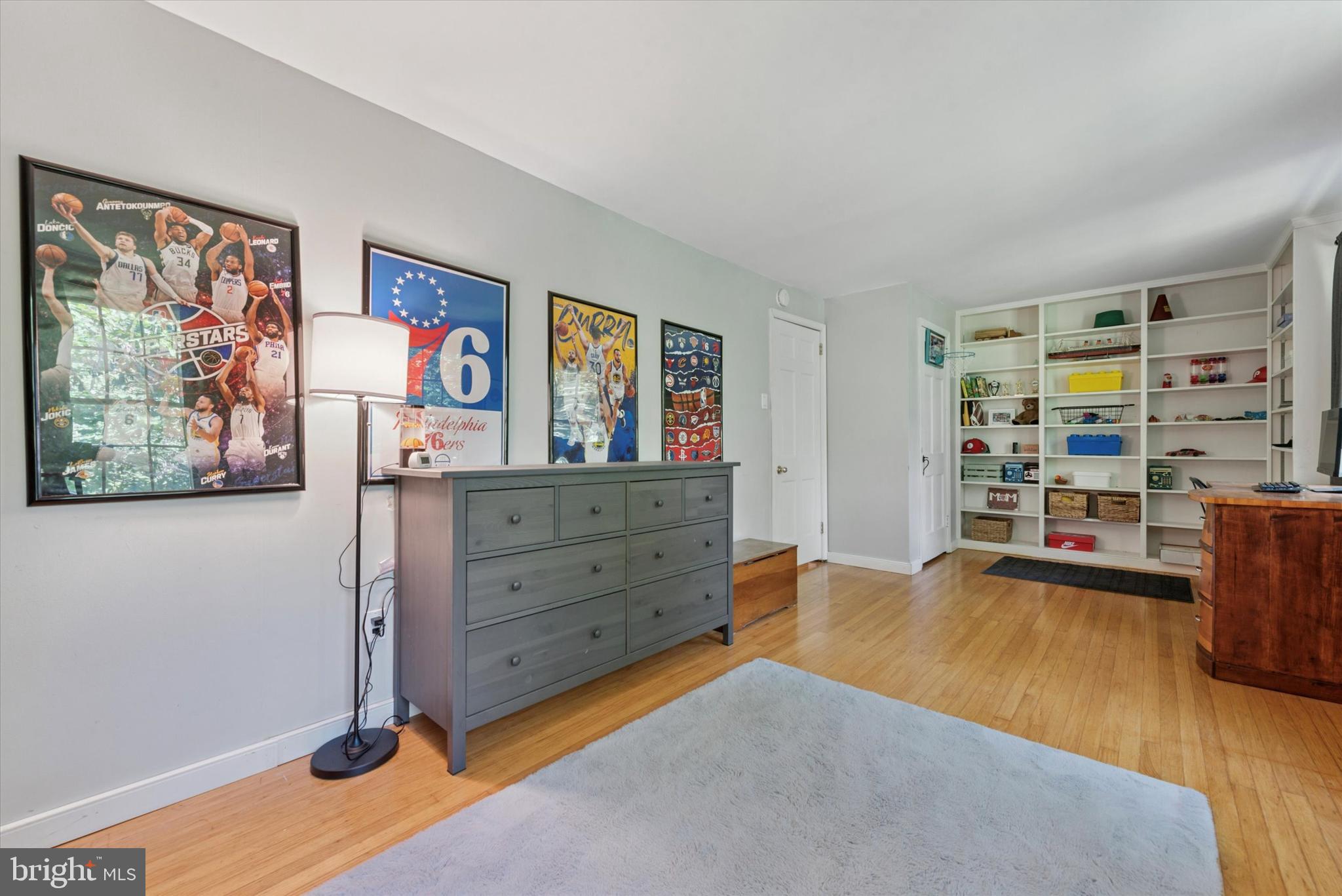 103 Deepdale Road Wayne, PA 19087 - Photo 21 of 41 a room with furniture and painting on the wall