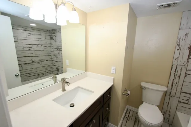 $139,000 | 17331 Red Oak Drive, Unit D 34, Houston, TX 77090