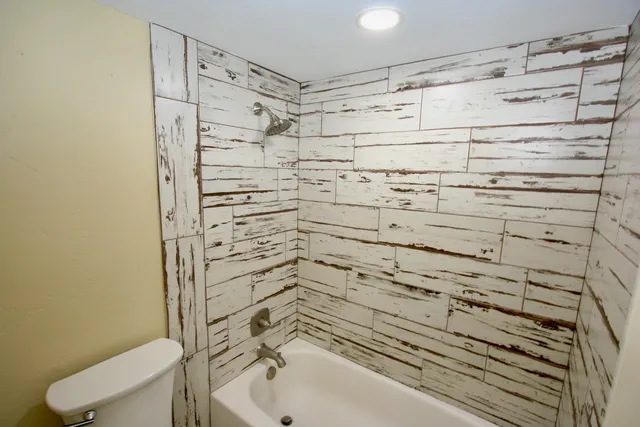 $139,000 | 17331 Red Oak Drive, Unit D 34, Houston, TX 77090