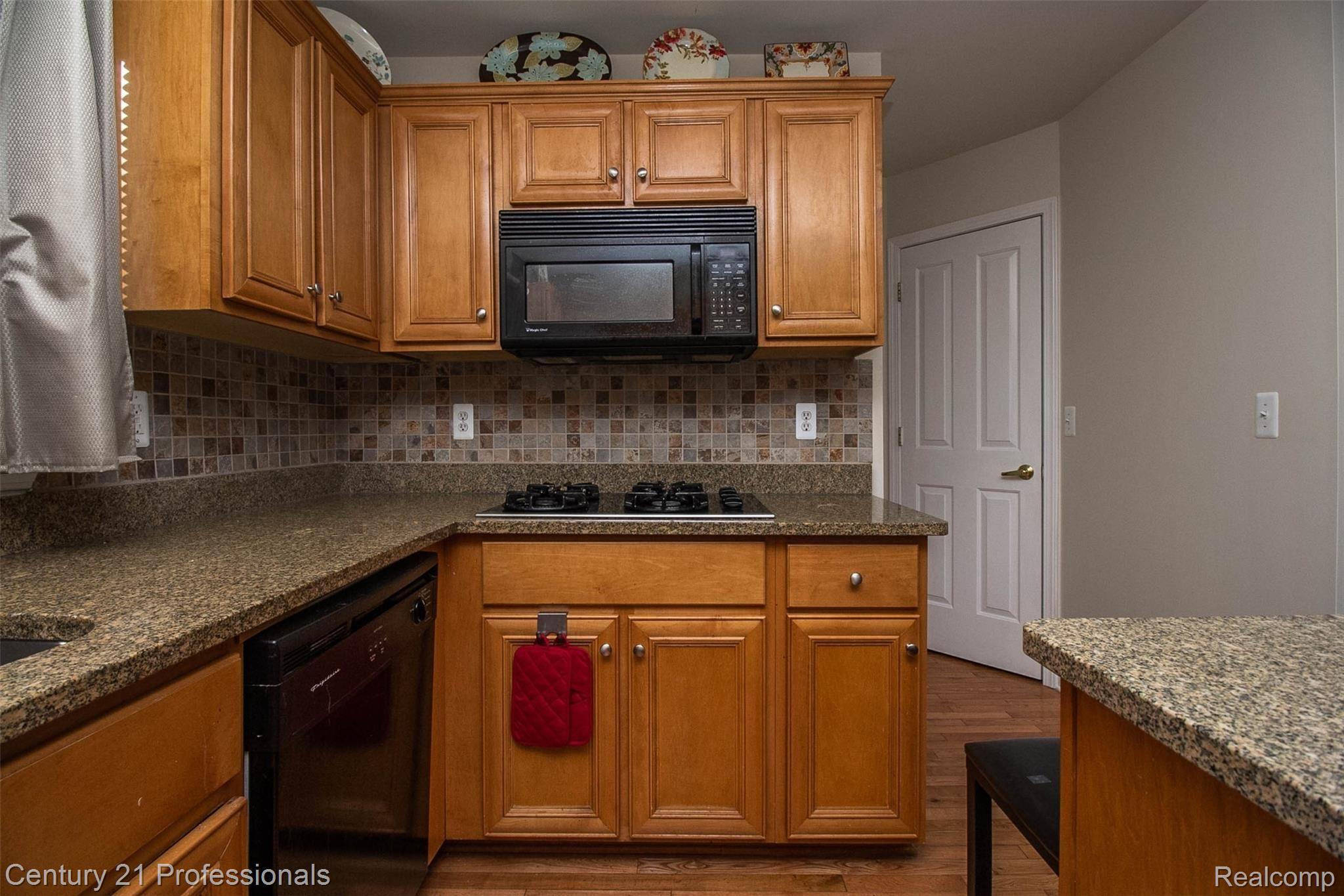 543 South Livernois Road Rochester, MI 48307 - Photo 21 of 40 17.jpg
