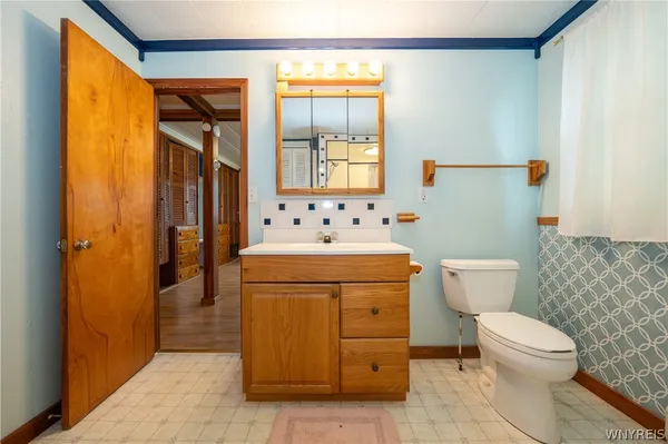 $300,000 | 2125 Lakeview Road, Hamburg, NY 14085